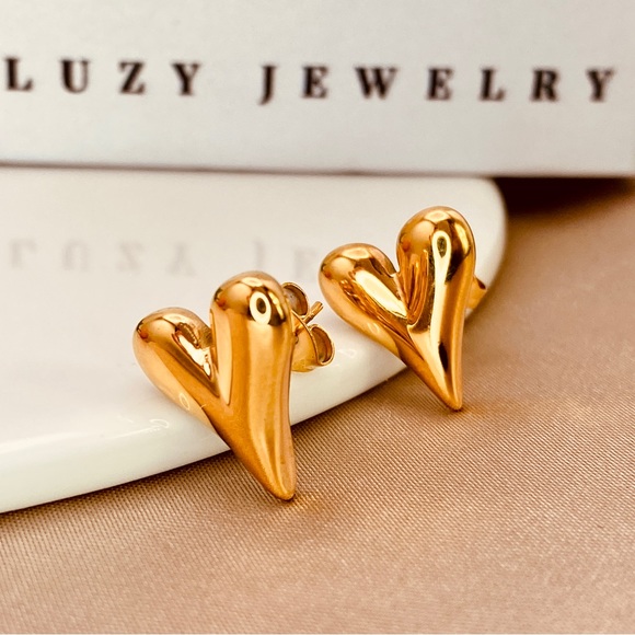 Luzy Jewelry Jewelry - 14K Gold Titanium Steel Heart Shaped Stud Earrings